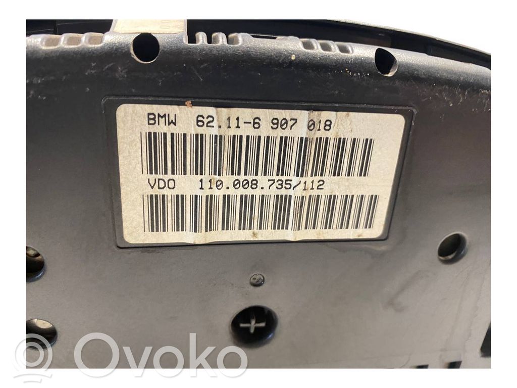 Speedometer (in the instrument panel)