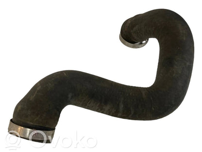 Caurulīte (-es) / šļūtene (-es)