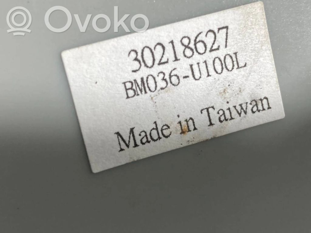 Задний фонарь в кузове