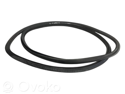 Rear trim rubber (in the body)