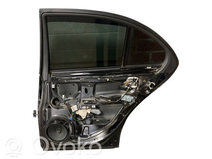 Задняя дверь