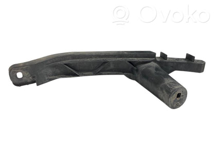 Priekšpusē bampera turētājs