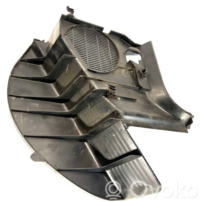 Kāju zonas sānu dekoratīvā apdare