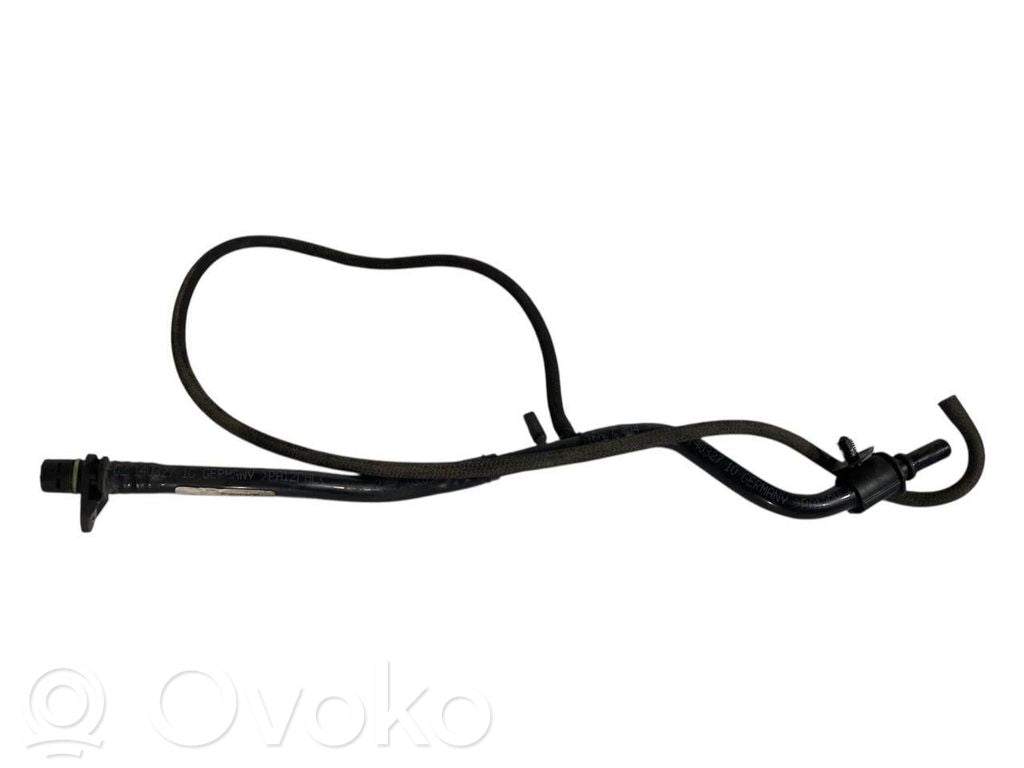 Caurulīte (-es) / šļūtene (-es)