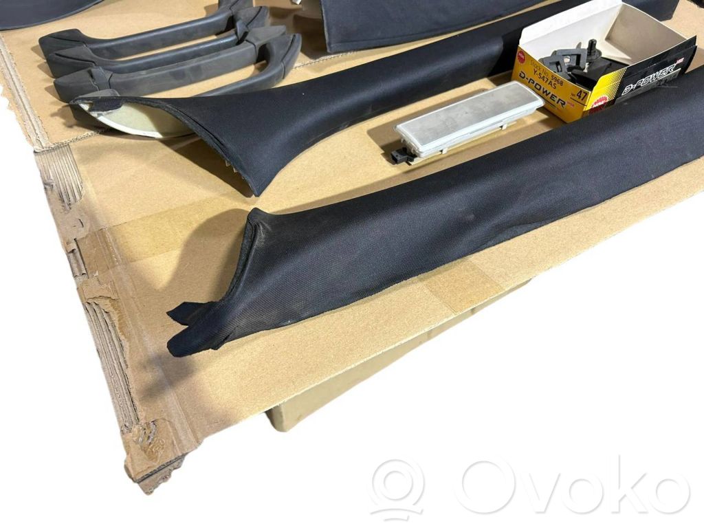 (C) statņa dekoratīvā apdare