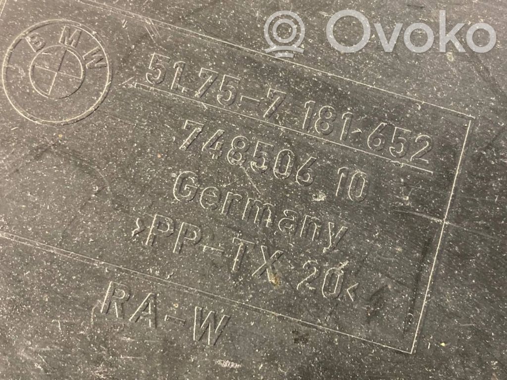 Защита днища в задней части шасси