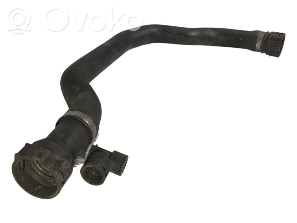 Caurulīte (-es) / šļūtene (-es)