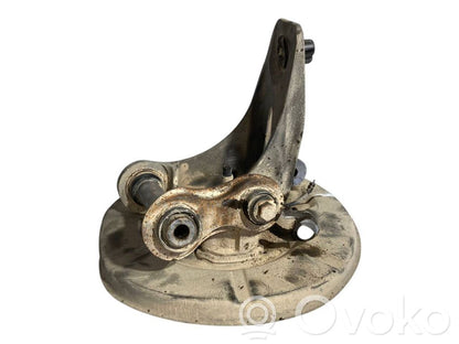 Aizmugurē riteņa rumbas vārpstas šarnīrs (stupica, capfa)