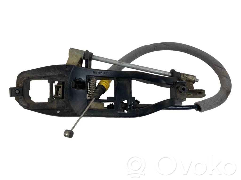 Holder/bracket for external opening handle at the front