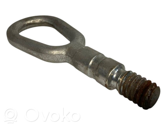 Буксировочный крюк