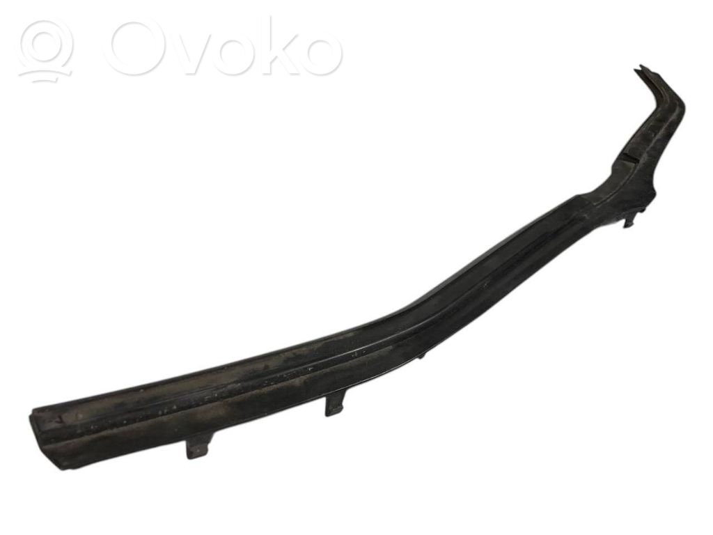 Верхняя часть панели радиатора (телевизор)