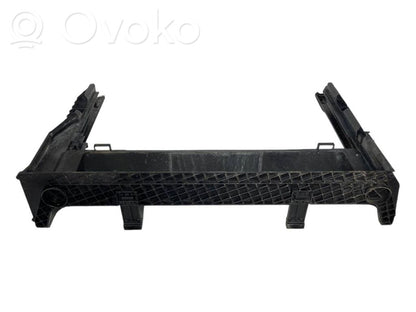 Нижняя часть радиаторной панели (телевизора)