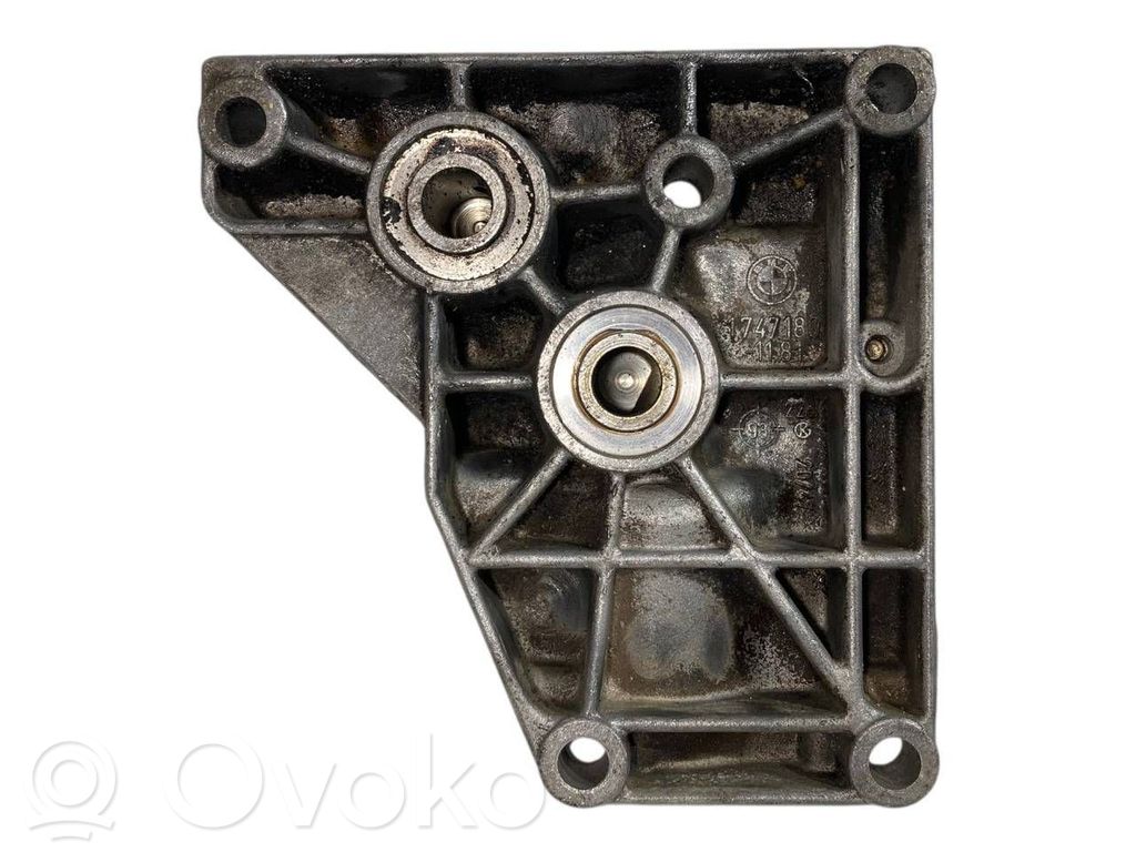 Dzinēja nostiprināšanas stiprinājums-kronšteins