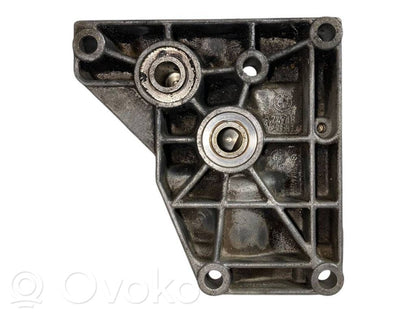 Dzinēja nostiprināšanas stiprinājums-kronšteins