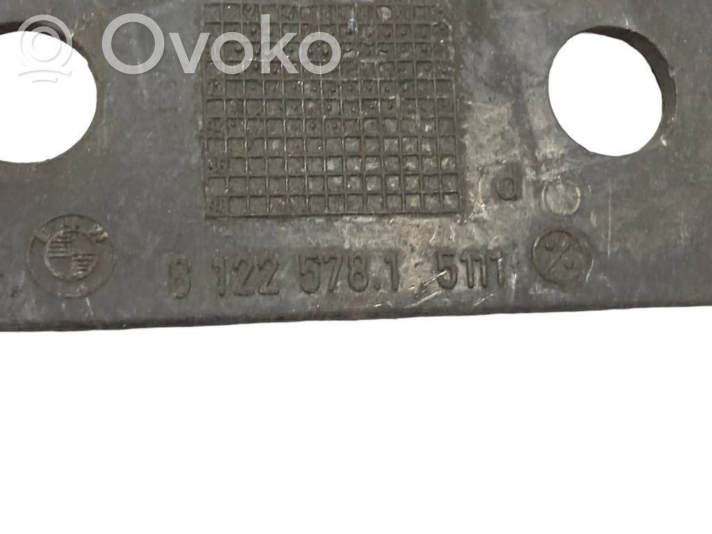 Priekšpusē bampera turētājs