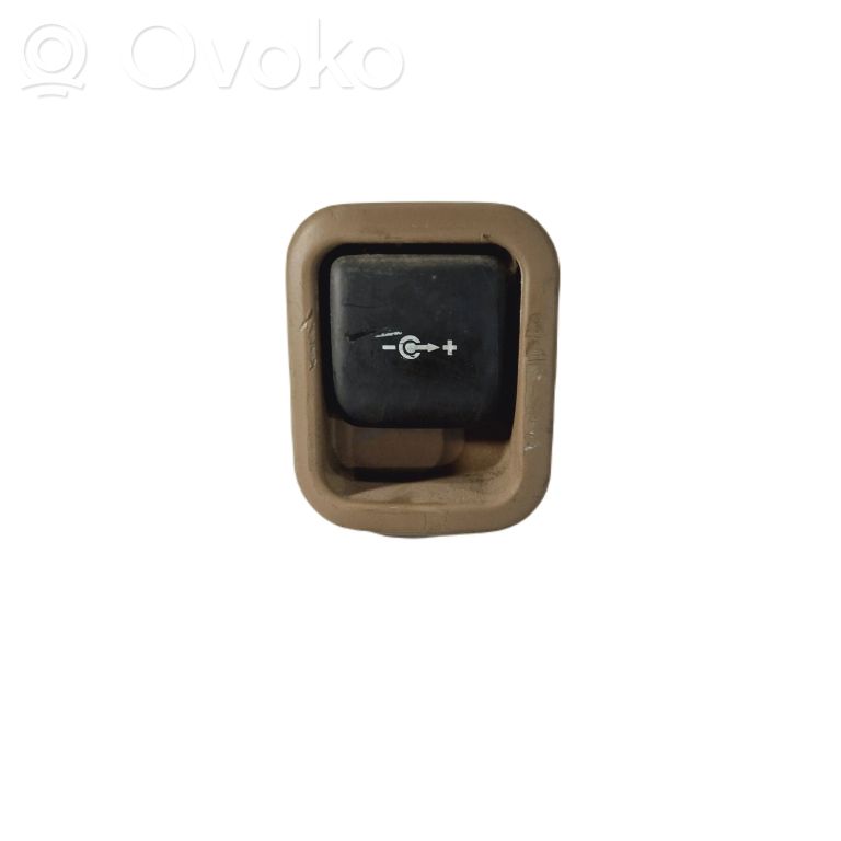 12 V socket (rear)