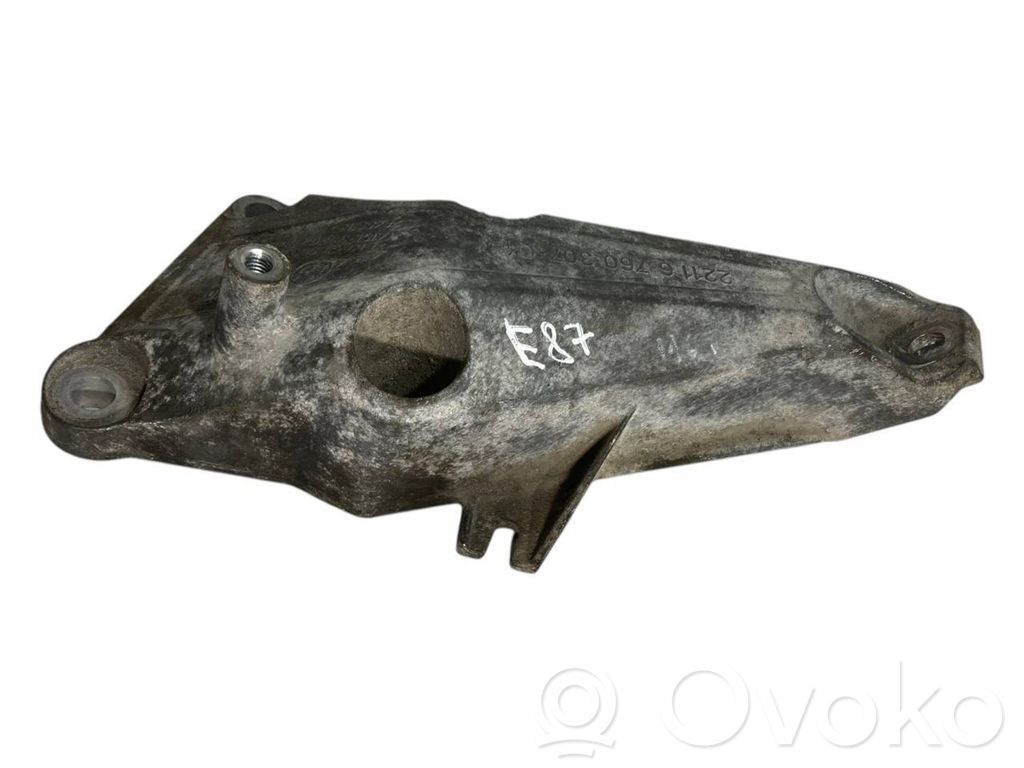 Engine mounting bracket