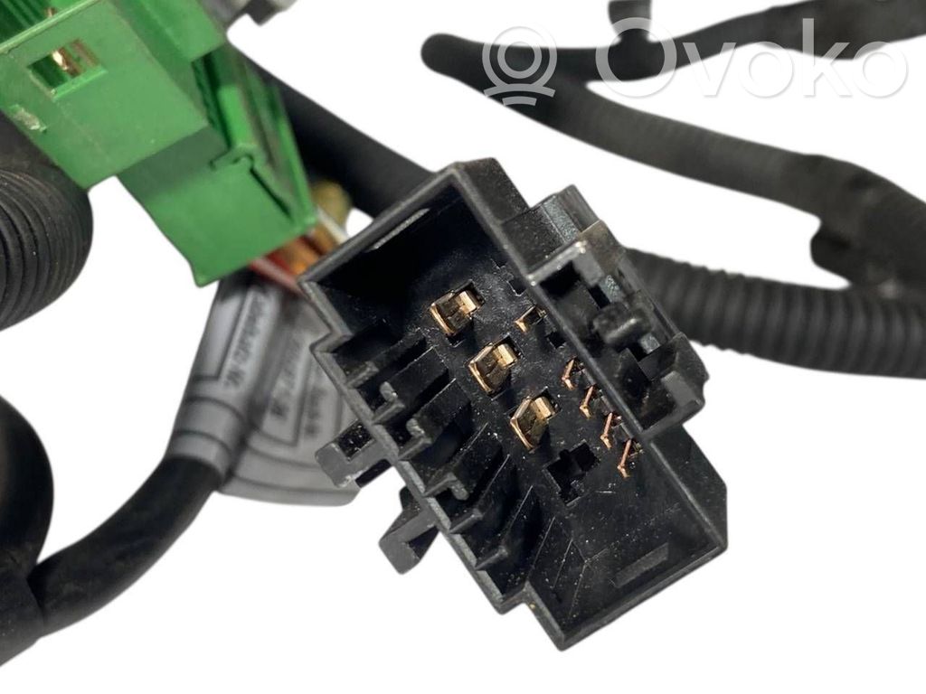 Pārnesumkārbas vadu instalācija
