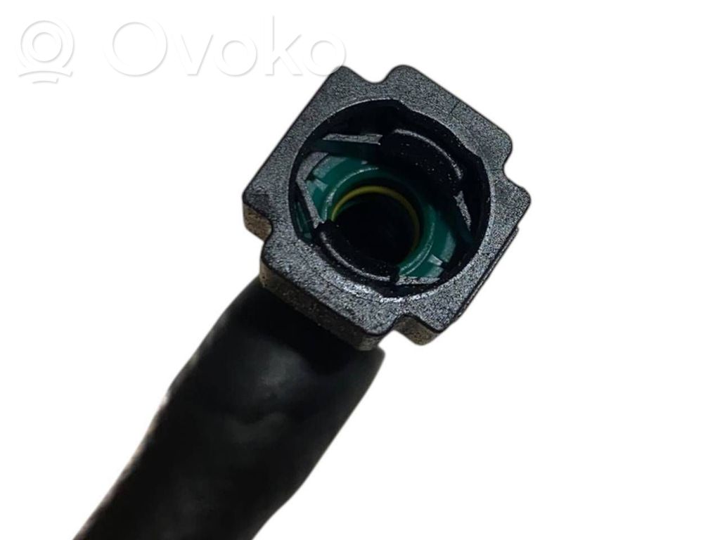 Degvielas caurulīte (-es)