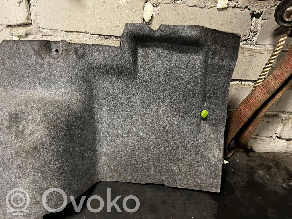 Side decorative trim panel