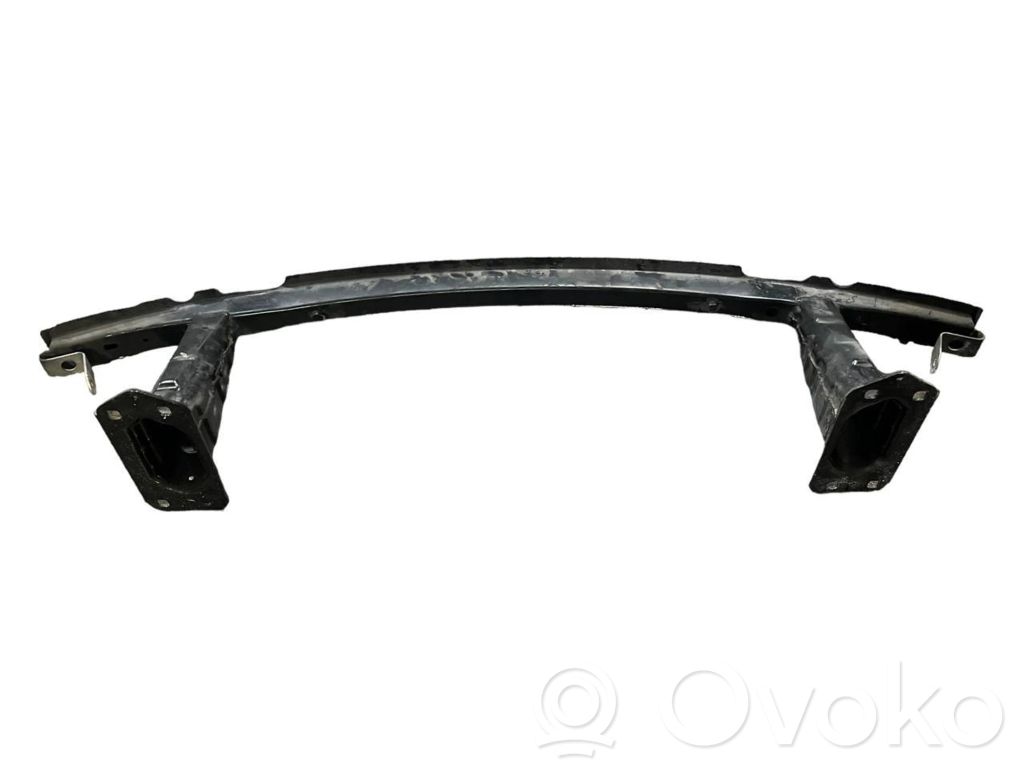 Priekšpusē bampera sija / balka