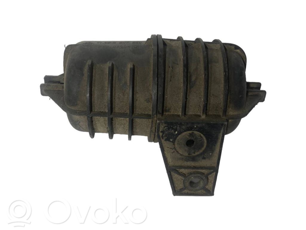 Vacuum air tank
