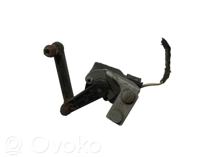Augstuma sensors (priekšējo lukturu)