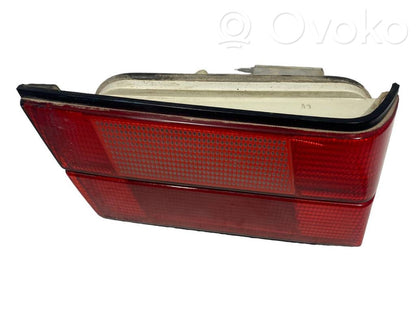 Aizmugurējais lukturis pārsegā