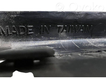 Apakšējais režģis (trīsdaļīgs)