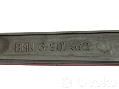 Aizmugurē atstarotājs