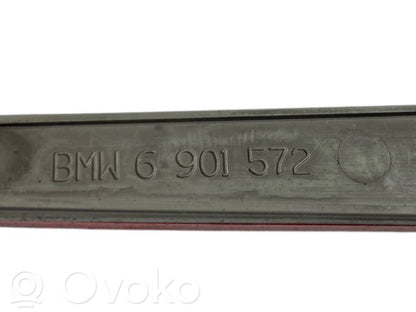 Aizmugurē atstarotājs