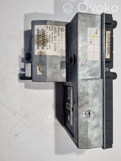 Radio / CD/DVD atskaņotājs / navigācija