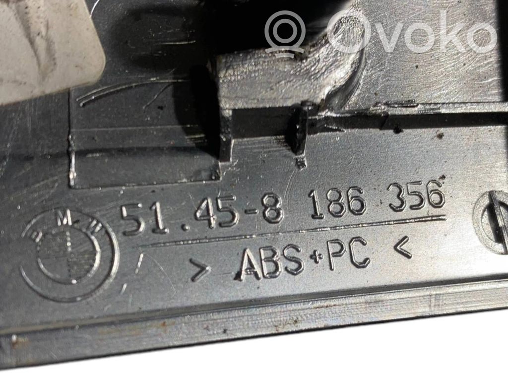 Sēdekļu un durvju dekoratīvās apdares komplekts