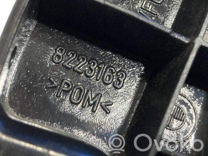 Dzinēja pārsega attaisīšanas rokturītis