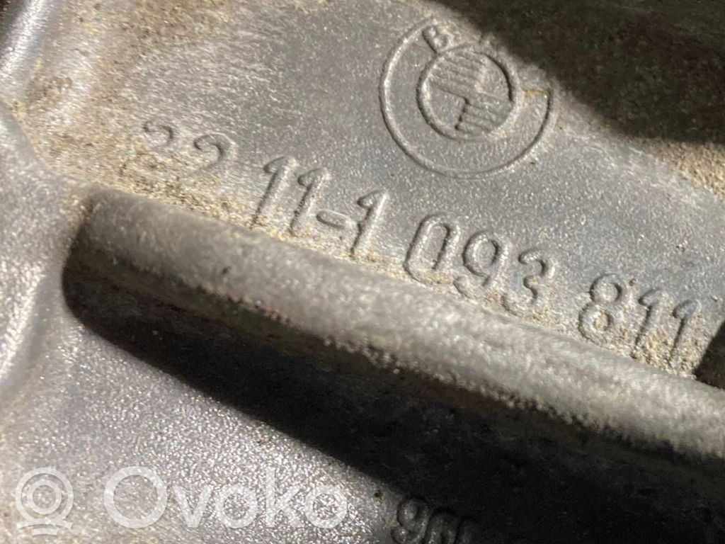 Dzinēja nostiprināšanas stiprinājums-kronšteins