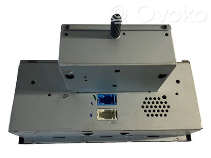 Radio / CD/DVD atskaņotājs / navigācija