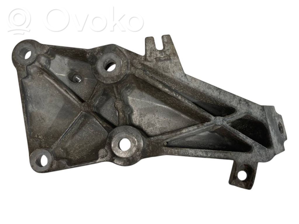 Engine mounting bracket