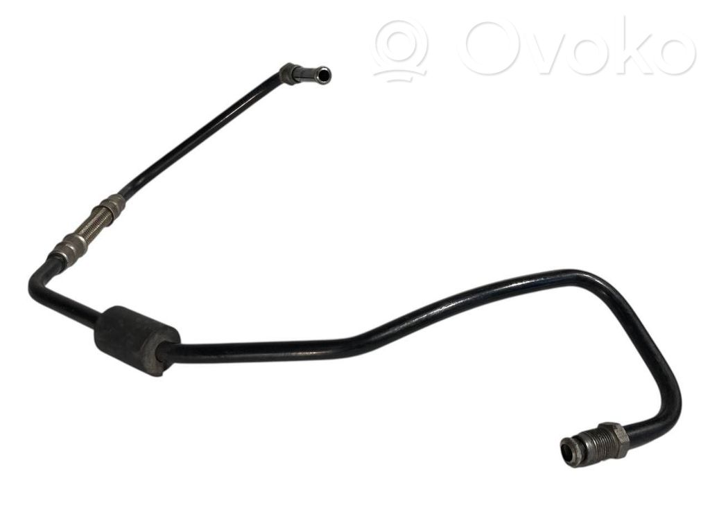 Caurulīte (-es) / trubiņa (-as)