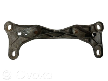 Transmission mounting bracket
