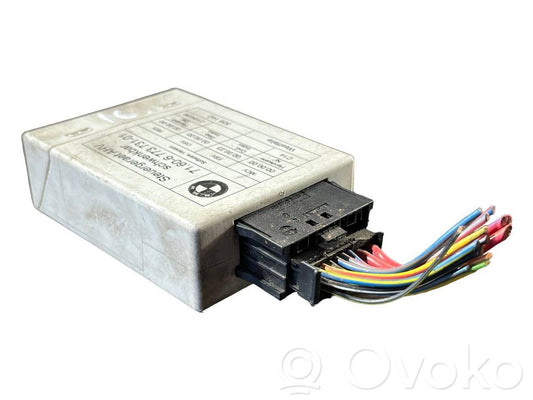 Piekabes āķa vadības bloks