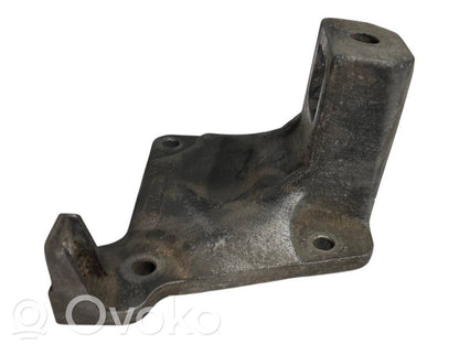 Dzinēja nostiprināšanas stiprinājums-kronšteins