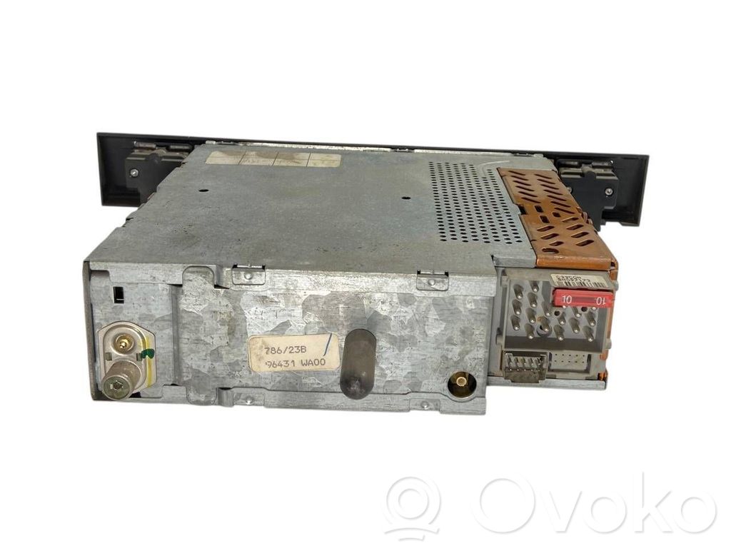 Radio / CD/DVD atskaņotājs / navigācija