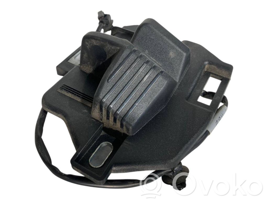 Кронштейн для крепления замка