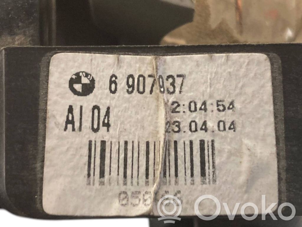 Задний фонарь на капоте