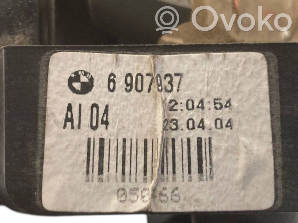 Taillight in the hood