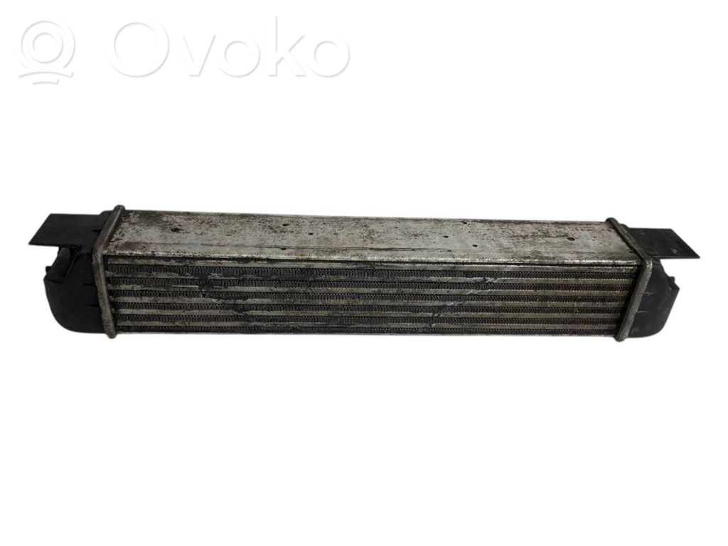 Starpdzesētāja radiators