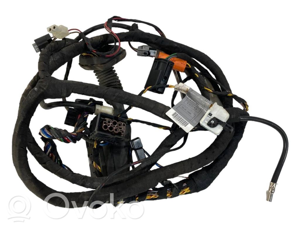 Priekšējo durvju vadu instalācija