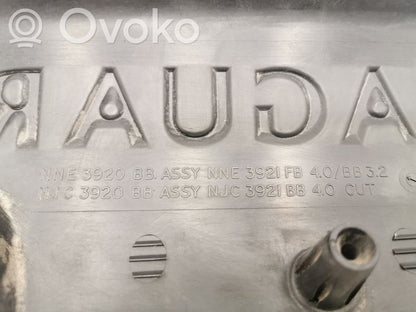 Dzinēja pārsegs (dekoratīva apdare)