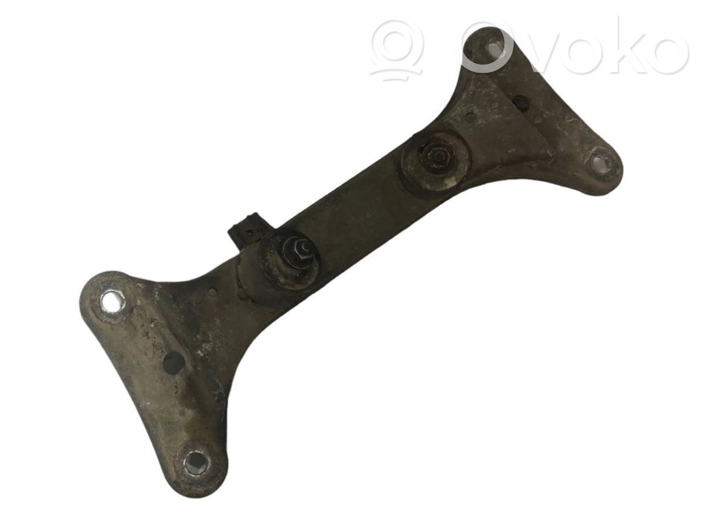 Transmission mounting bracket