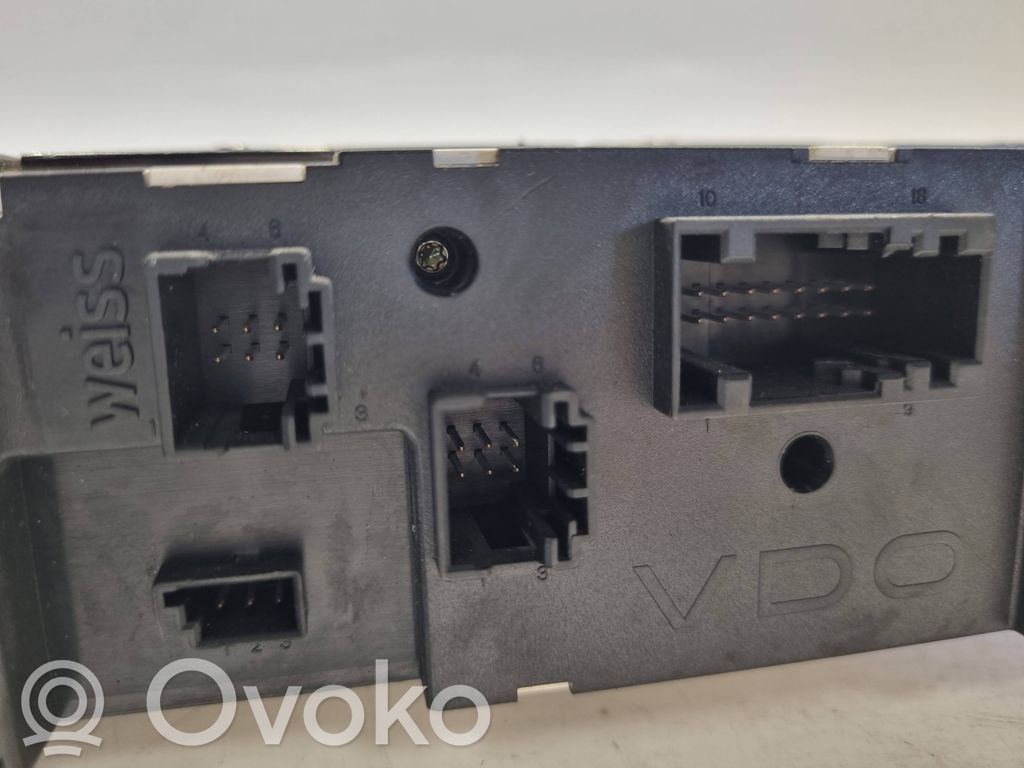 Air conditioning / climate control / interior heating control unit (in the passenger compartment)